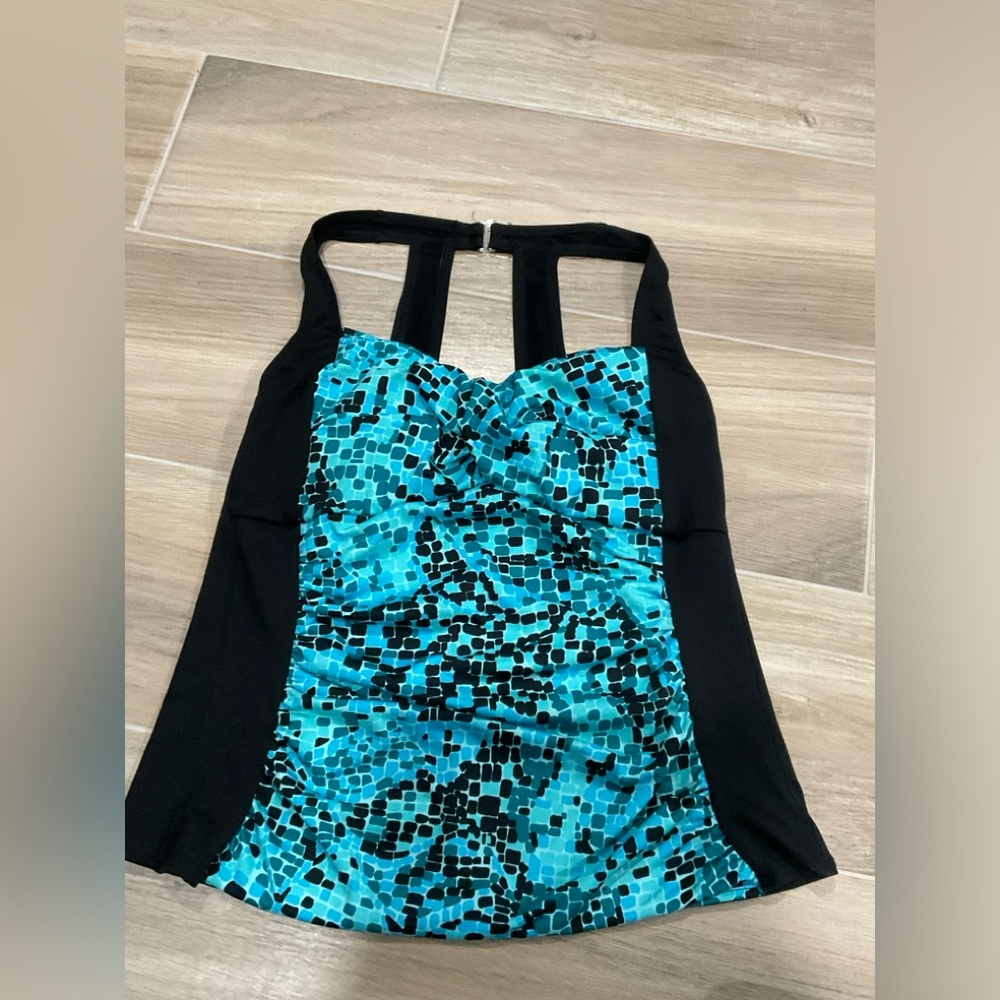 16W Tankini swim top ruched slimming design wire-free